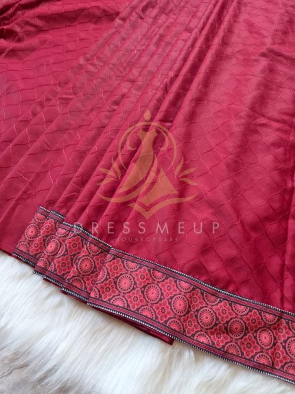 মেরুন টাংগাইল সিল্ক শাড়ি